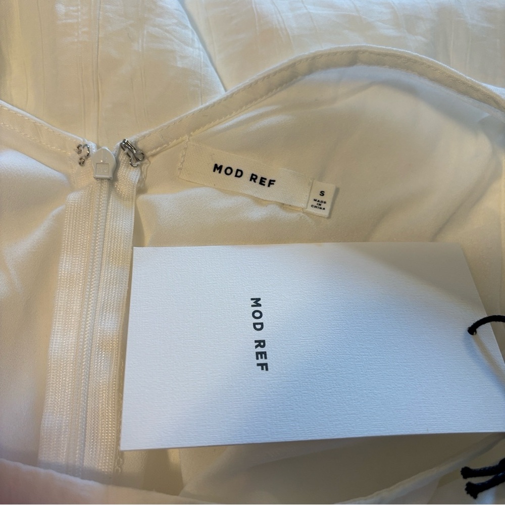 New white dress size small - Picture 4 of 4